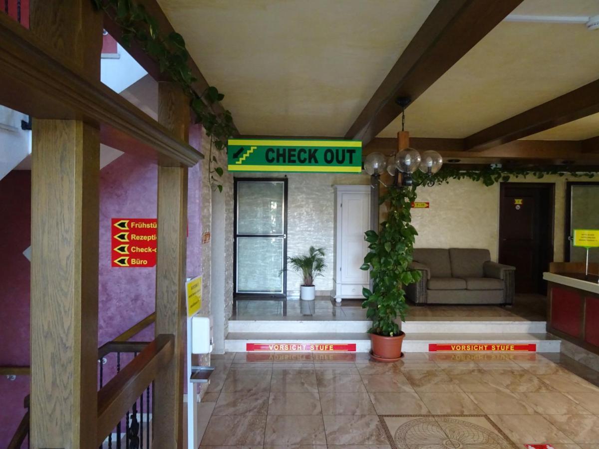 Apparthotel Alte Innbruecke-24Std-Self-Check In-Haustiere Willkommen Neuhaus am Inn Esterno foto