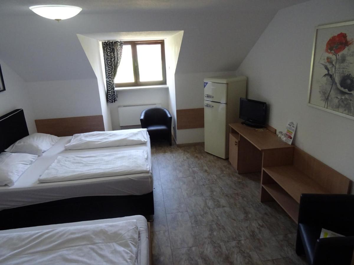Apparthotel Alte Innbruecke-24Std-Self-Check In-Haustiere Willkommen Neuhaus am Inn Esterno foto