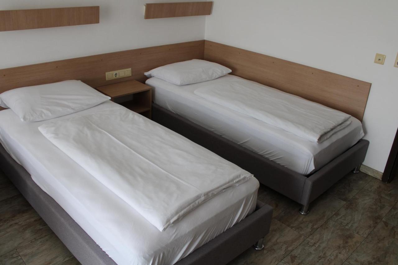 Apparthotel Alte Innbruecke-24Std-Self-Check In-Haustiere Willkommen Neuhaus am Inn Esterno foto