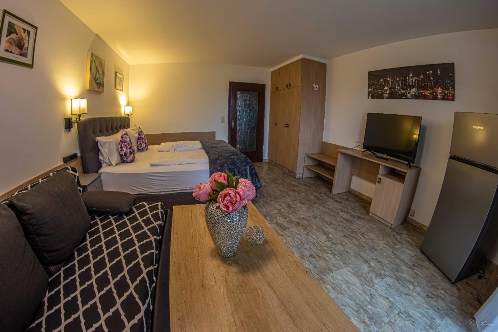 Apparthotel Alte Innbruecke-24Std-Self-Check In-Haustiere Willkommen Neuhaus am Inn Esterno foto