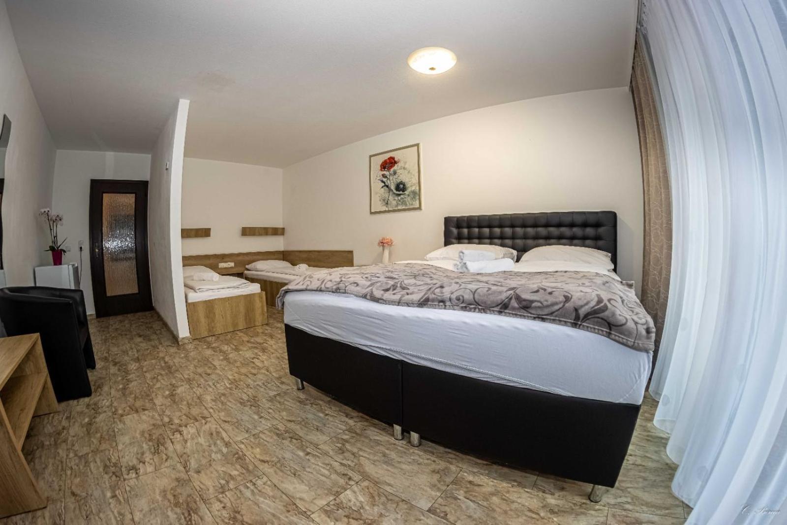 Apparthotel Alte Innbruecke-24Std-Self-Check In-Haustiere Willkommen Neuhaus am Inn Esterno foto