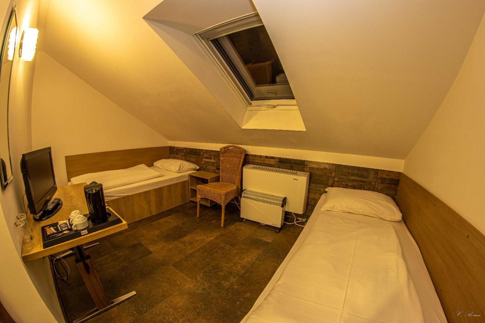 Apparthotel Alte Innbruecke-24Std-Self-Check In-Haustiere Willkommen Neuhaus am Inn Esterno foto