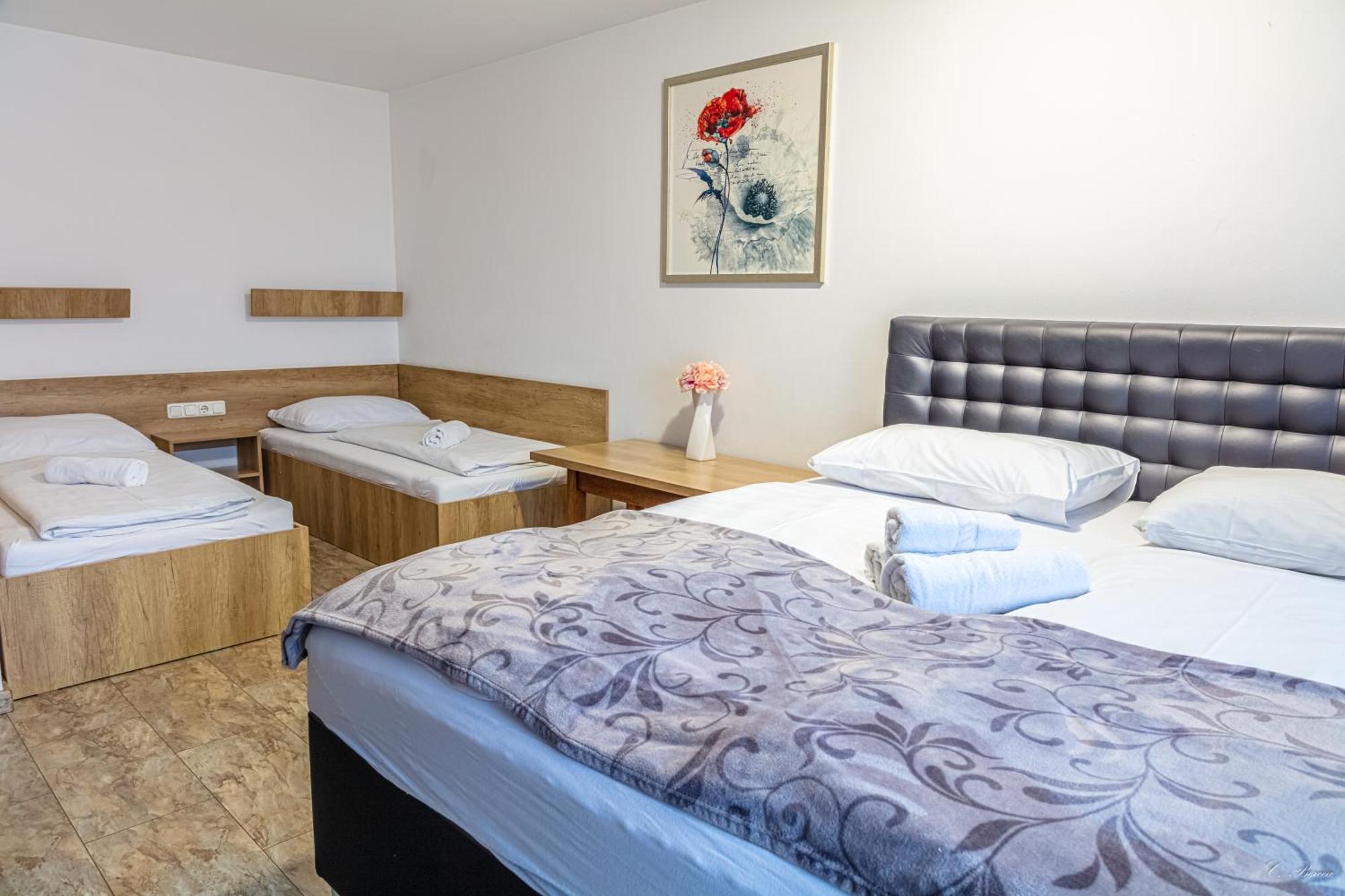 Apparthotel Alte Innbruecke-24Std-Self-Check In-Haustiere Willkommen Neuhaus am Inn Esterno foto