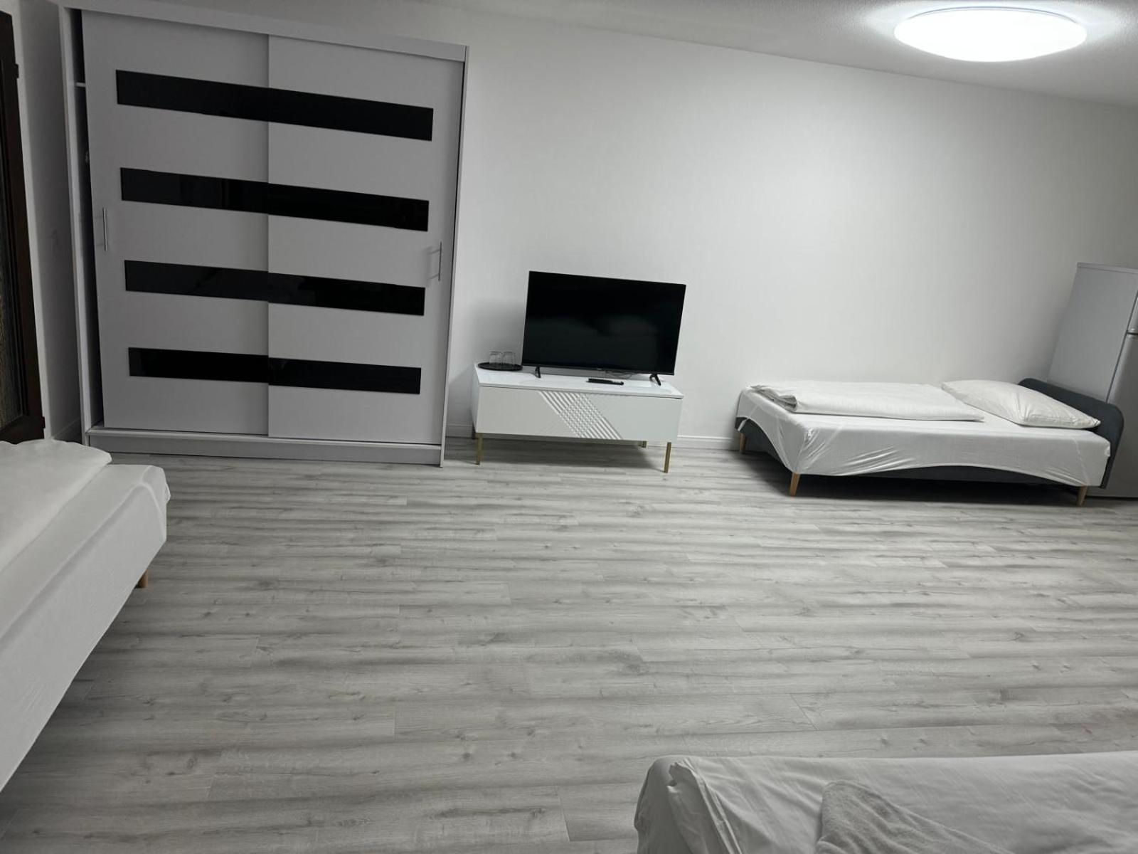 Apparthotel Alte Innbruecke-24Std-Self-Check In-Haustiere Willkommen Neuhaus am Inn Esterno foto