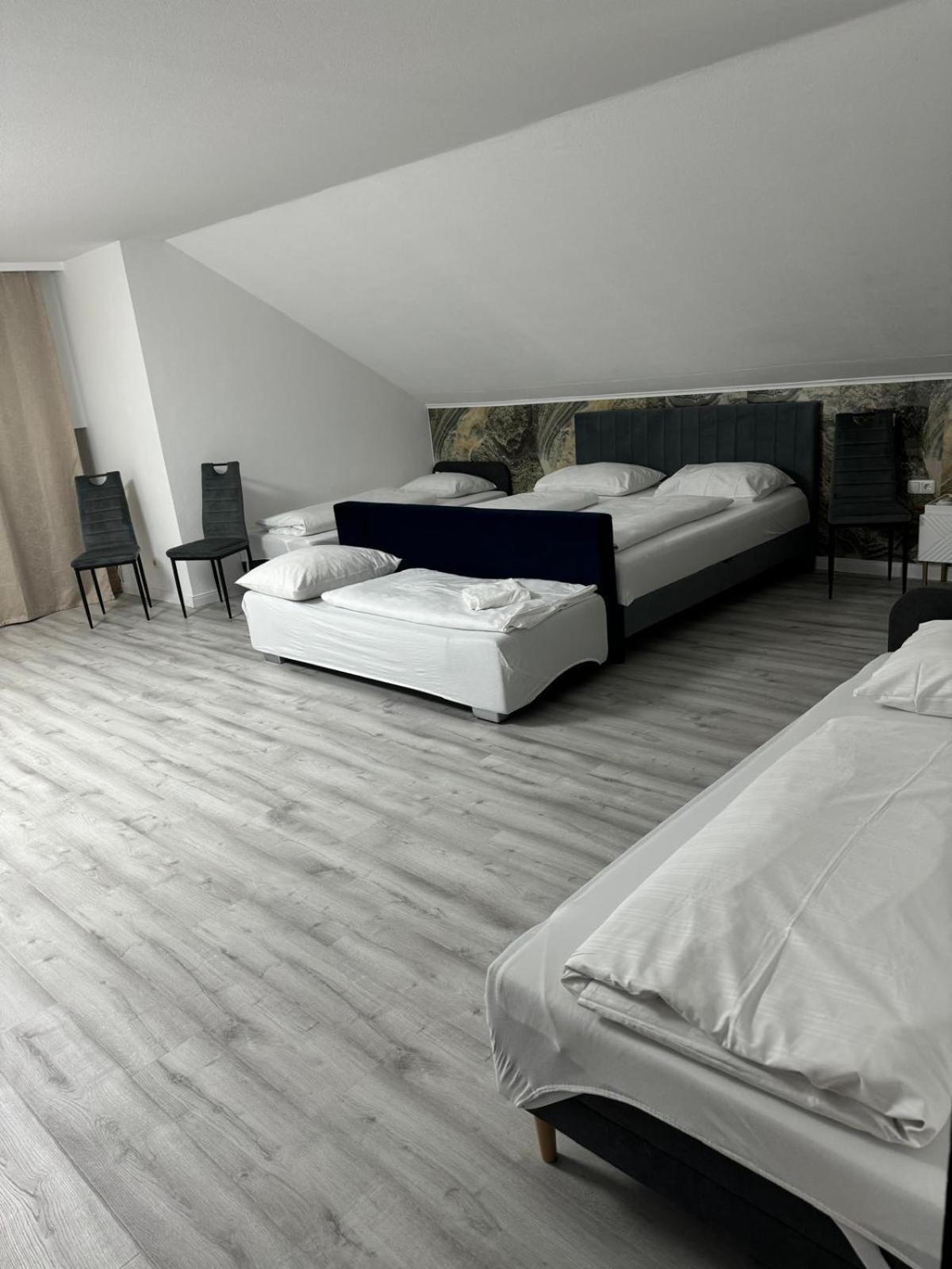 Apparthotel Alte Innbruecke-24Std-Self-Check In-Haustiere Willkommen Neuhaus am Inn Esterno foto