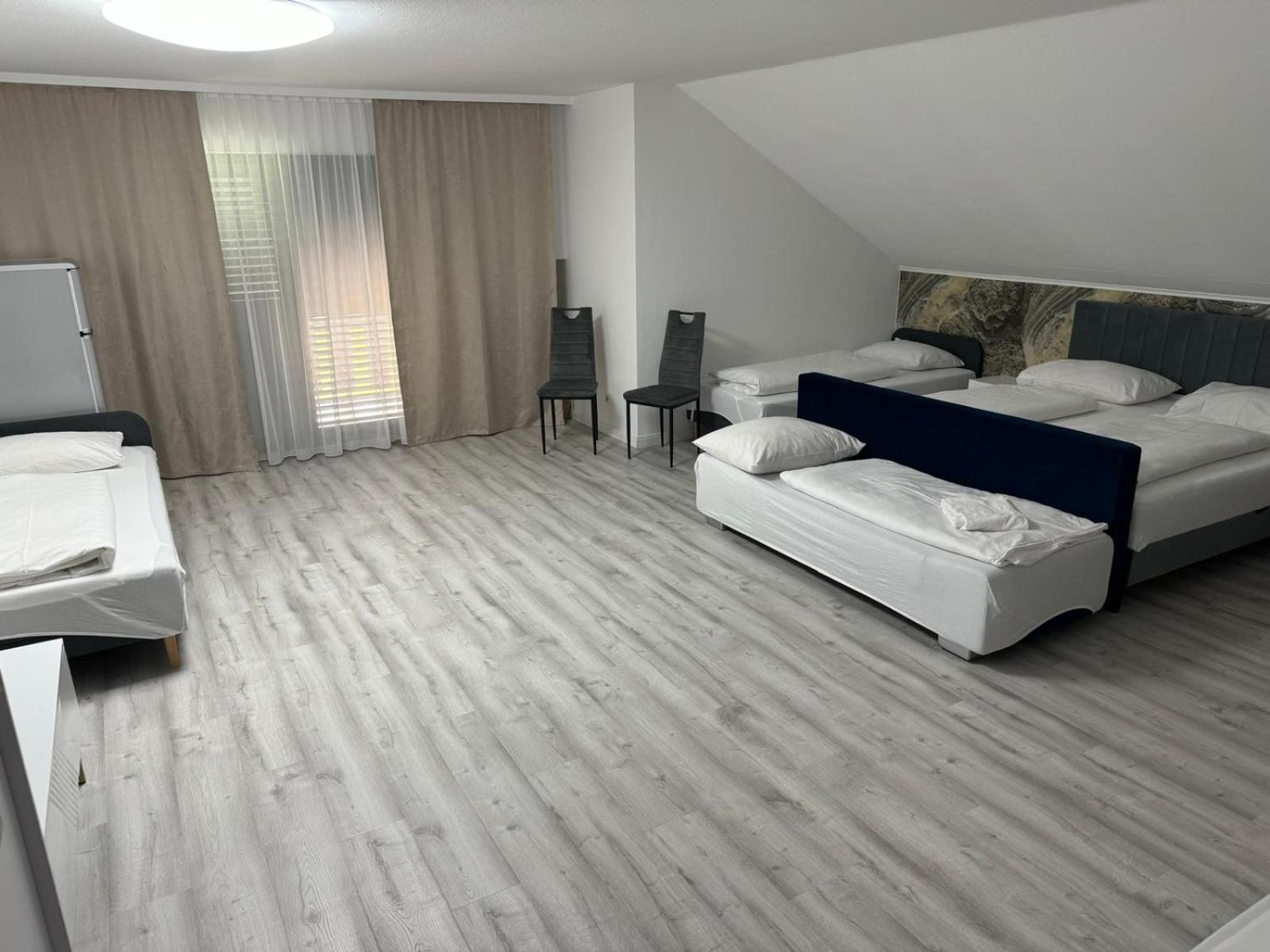 Apparthotel Alte Innbruecke-24Std-Self-Check In-Haustiere Willkommen Neuhaus am Inn Esterno foto