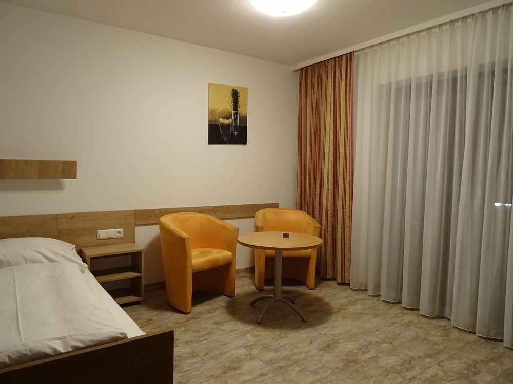Apparthotel Alte Innbruecke-24Std-Self-Check In-Haustiere Willkommen Neuhaus am Inn Esterno foto