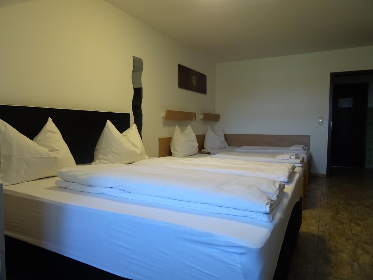 Apparthotel Alte Innbruecke-24Std-Self-Check In-Haustiere Willkommen Neuhaus am Inn Esterno foto
