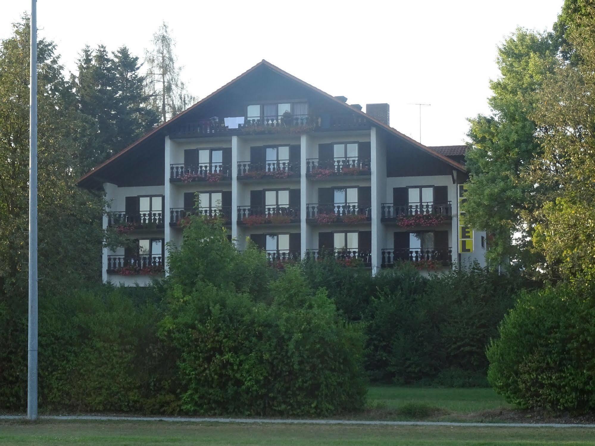 Apparthotel Alte Innbruecke-24Std-Self-Check In-Haustiere Willkommen Neuhaus am Inn Esterno foto