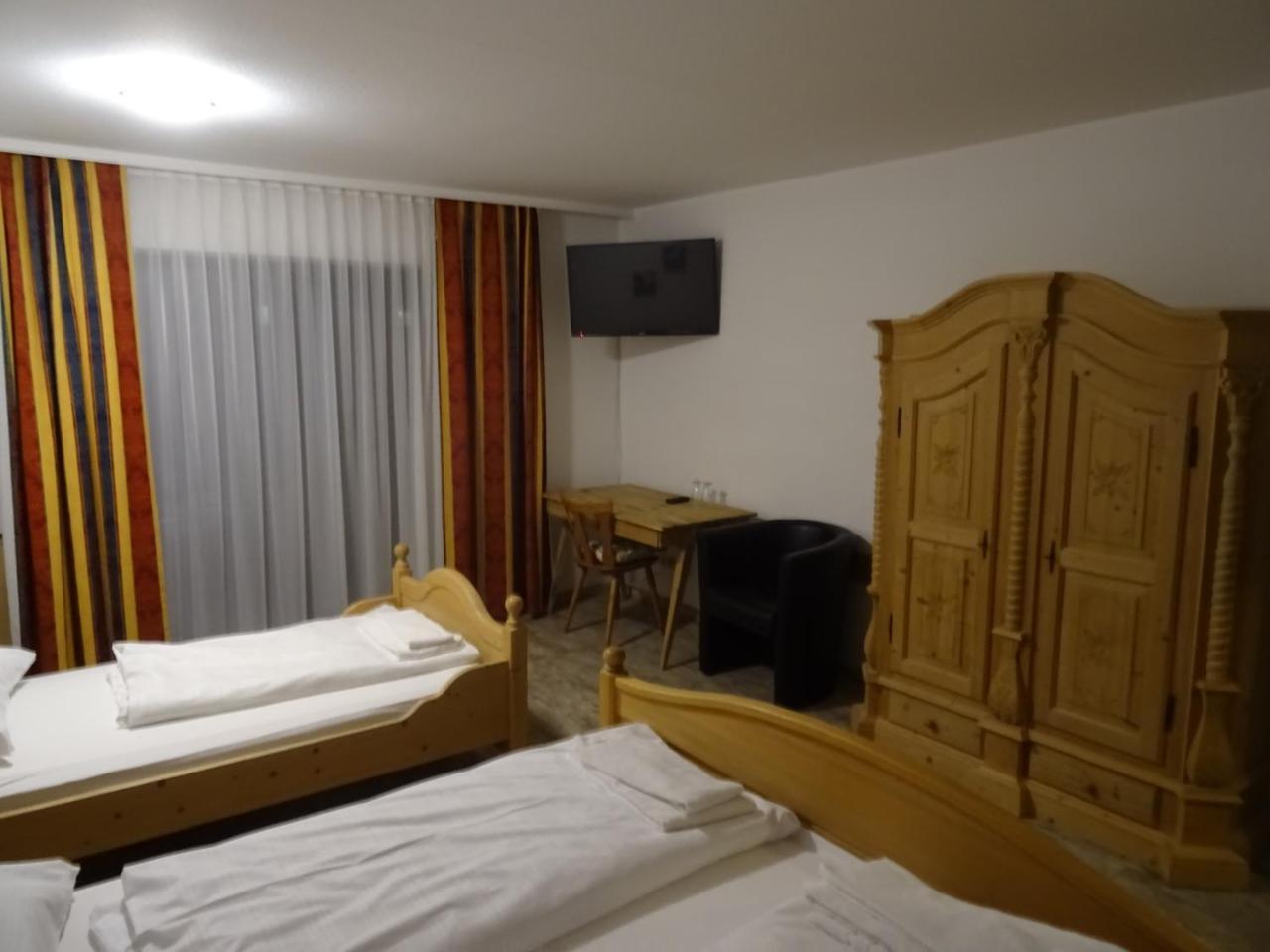 Apparthotel Alte Innbruecke-24Std-Self-Check In-Haustiere Willkommen Neuhaus am Inn Esterno foto