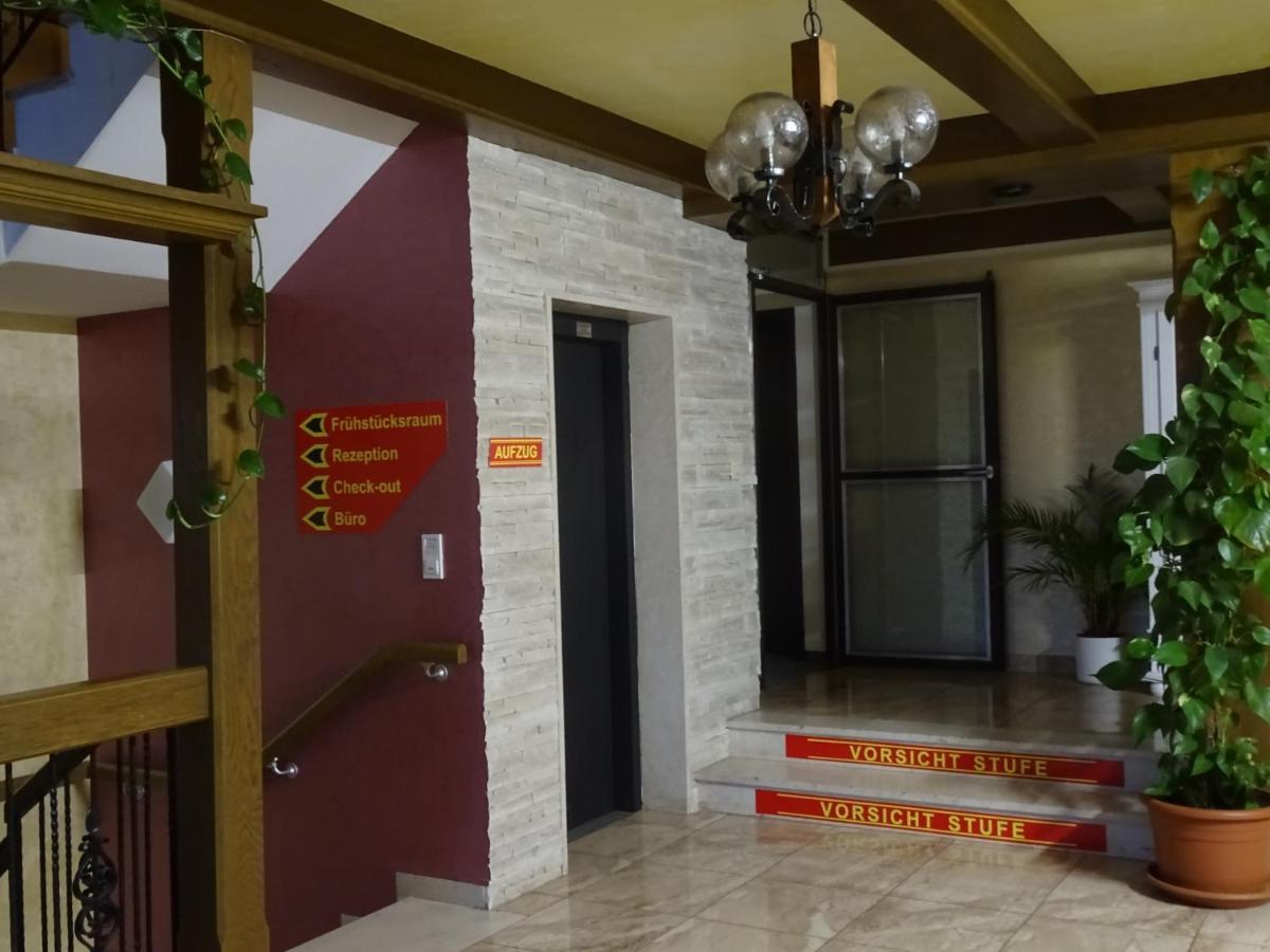 Apparthotel Alte Innbruecke-24Std-Self-Check In-Haustiere Willkommen Neuhaus am Inn Esterno foto